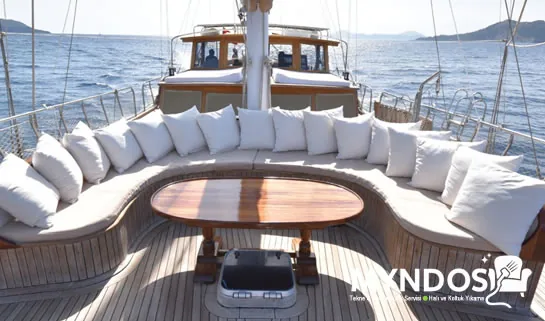 Yat ve gulet temizliği — dış yıkama, güverte ve üst yapı